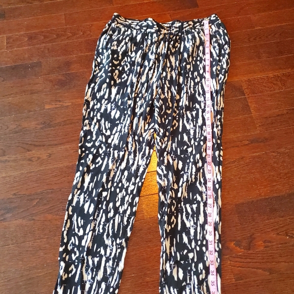 L011 - Vero Moda easy loose pants size XL - Picture 2 of 4